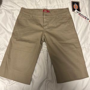 DICKIES Girl khaki Bermudas - size 1